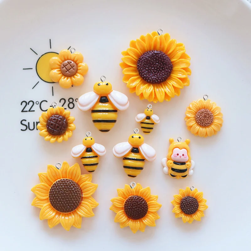 10Pcs Flat Back Resin Bee Flower Charms with Eye Pins for DIY Jewelry Making Keychain Necklace Bracelet Bag Pendant Accessories
10Pcs Flat Back Resin Bee Flower Charms with Eye Pins for DIY Jewelry Making Keychain Necklace Bracelet Bag Pendant Accessories