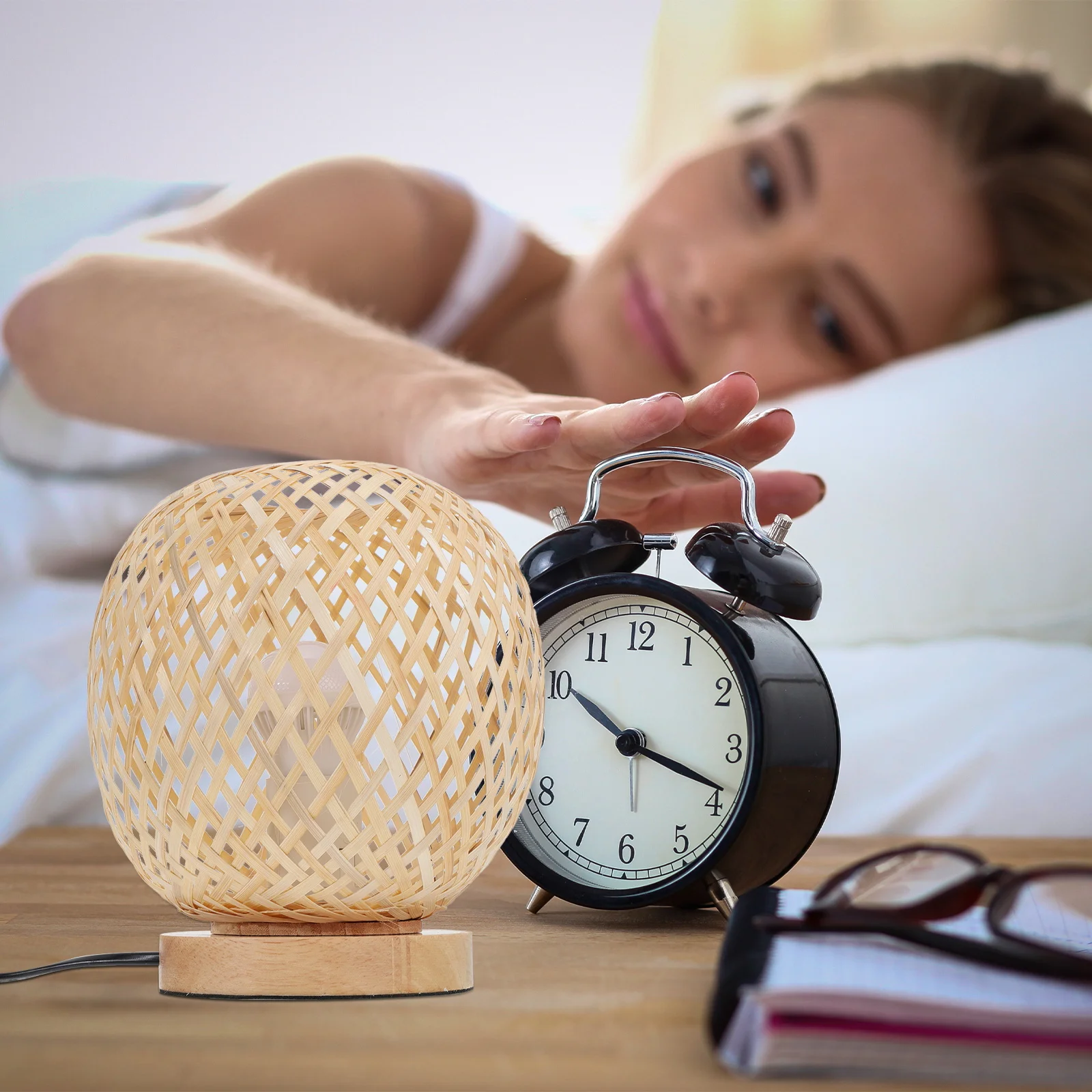 1Pcs Bamboo Woven Desk Lamp Japanese Style Vintage Bedside Light Home Decoration Handmade Bamboo Art Table Lamp
1Pcs Bamboo Woven Desk Lamp Japanese Style Vintage Bedside Light Home Decoration Handmade Bamboo Art Table Lamp