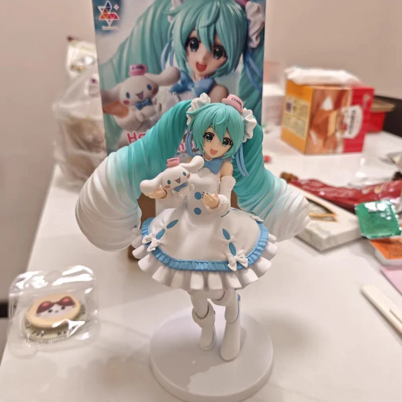 Оригинальная версия аниме-персонажа Sega Luminasta Hatsune Miku Kui Q. Серия романтических подарочных кукол на день рождения и праздничную атмосферу.
Оригинальная версия аниме-персонажа Sega Luminasta Hatsune Miku Kui Q. Серия романтических подарочных кукол на день рождения и праздничную атмосферу.