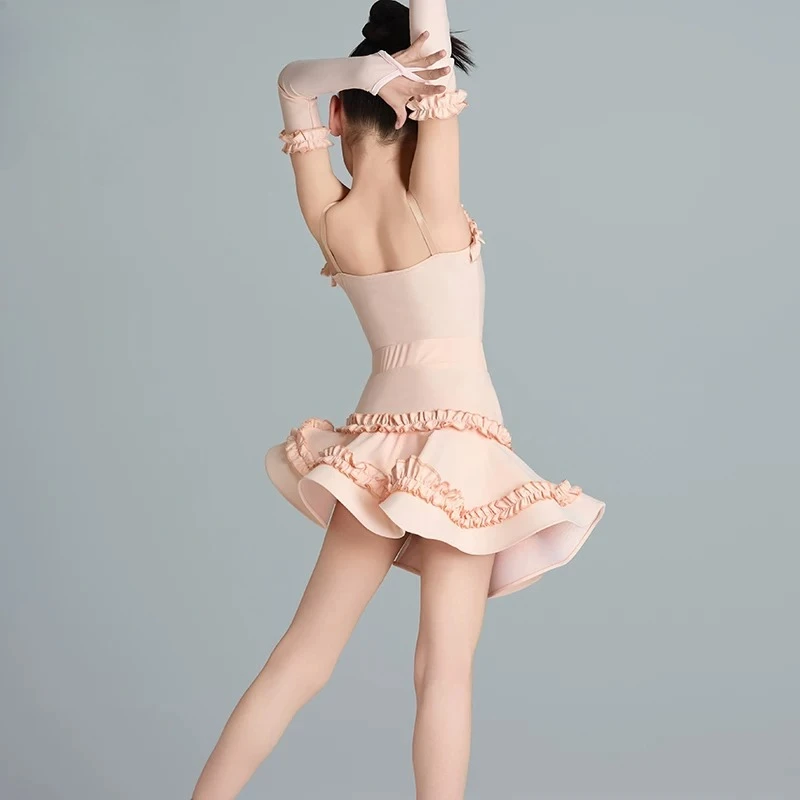 Fashion Summer Kid Camisole Latin Dance Premium Outfit Set For Professional Competition Soft Ruffled Tango Performance Dancewear
Fashion Summer Kid Camisole Latin Dance Premium Outfit Set For Professional Competition Soft Ruffled Tango Performance Dancewear