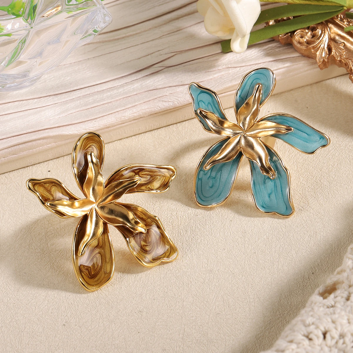 Big Flower Ring for Women, Exaggerated Gold Color Petal Design, Fashion Statement Jewelry, Party Accessory
Big Flower Ring for Women, Exaggerated Gold Color Petal Design, Fashion Statement Jewelry, Party Accessory