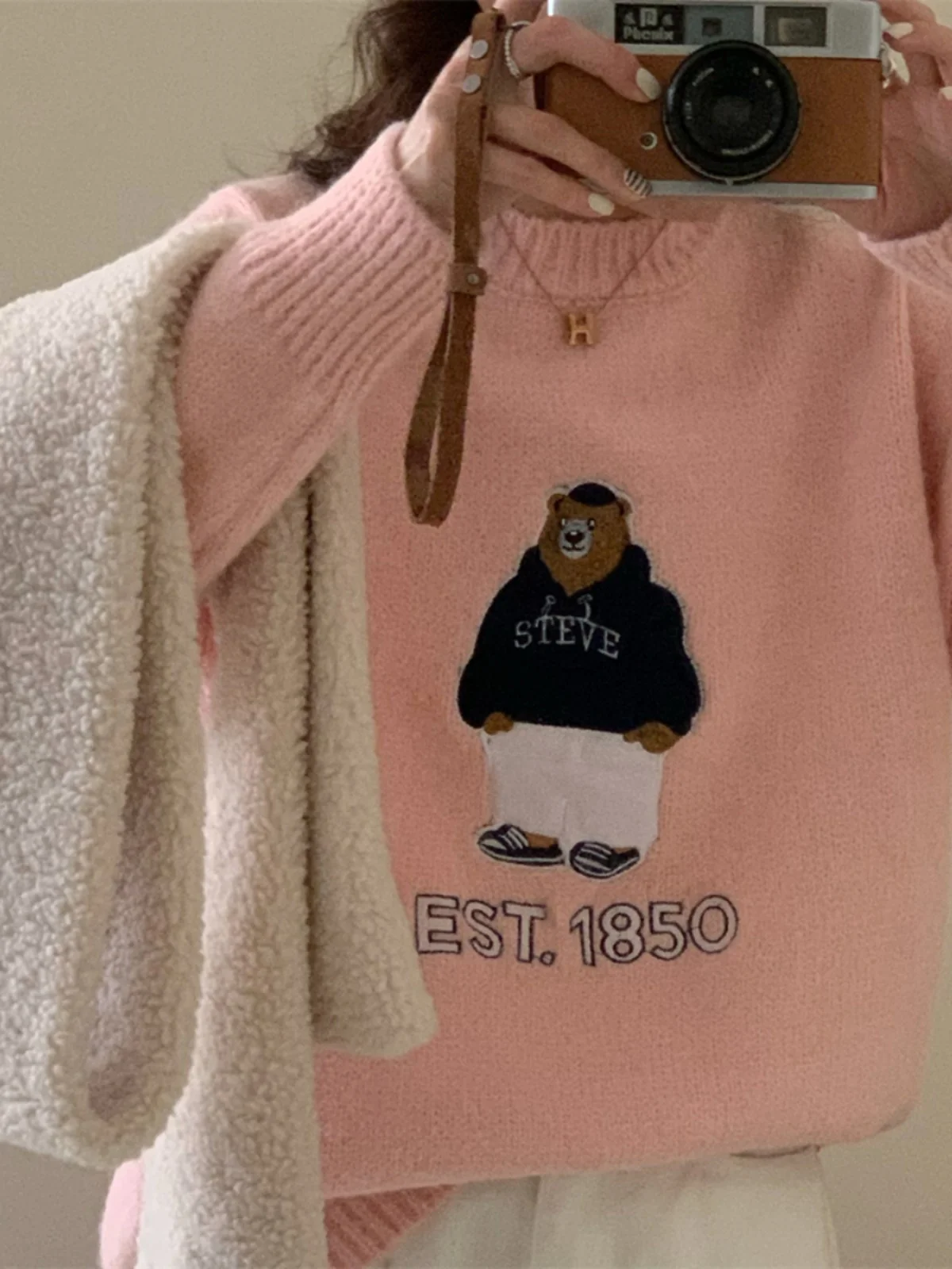 Ele розовый свитер с вышивкой 3D медведя College Sle, женский трикотаж, круглый Ne Long Sve, обычный тонкий осенний сезон
Ele розовый свитер с вышивкой 3D медведя College Sle, женский трикотаж, круглый Ne Long Sve, обычный тонкий осенний сезон