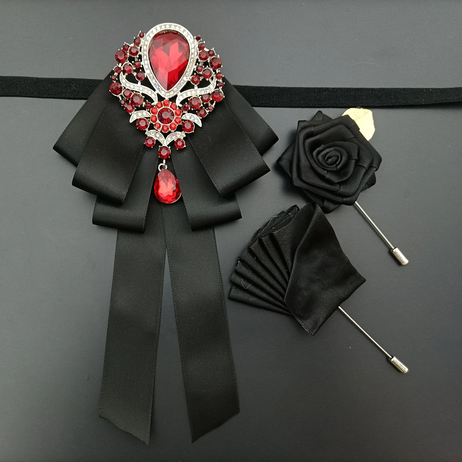 New Wedding Tie 3-piece Set Luxury Rhinestone Collar Flower Chest Pocket Towel Set Fashionable Men's Wedding Dress Accessories
New Wedding Tie 3-piece Set Luxury Rhinestone Collar Flower Chest Pocket Towel Set Fashionable Men's Wedding Dress Accessories