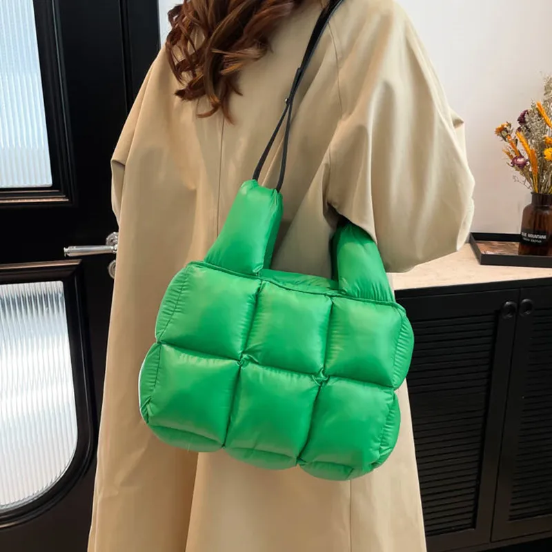 Fashion brand designer handbags for women 2024 winter bag female crossbody shoulder bags ladies down padded bag women's purses
Fashion brand designer handbags for women 2024 winter bag female crossbody shoulder bags ladies down padded bag women's purses