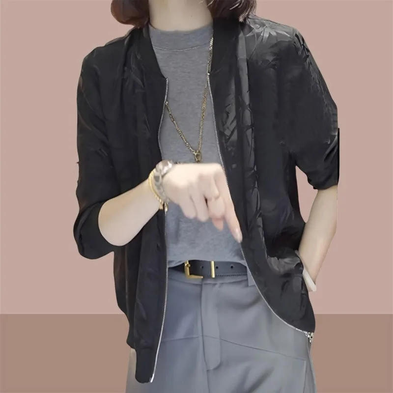 Bamboo Leaf Print Short Baseball Uniform 2025 Summer New Zipper Cardigan Women's Round Neck Long Sleeves Fashionable Jacket
Bamboo Leaf Print Short Baseball Uniform 2025 Summer New Zipper Cardigan Women's Round Neck Long Sleeves Fashionable Jacket