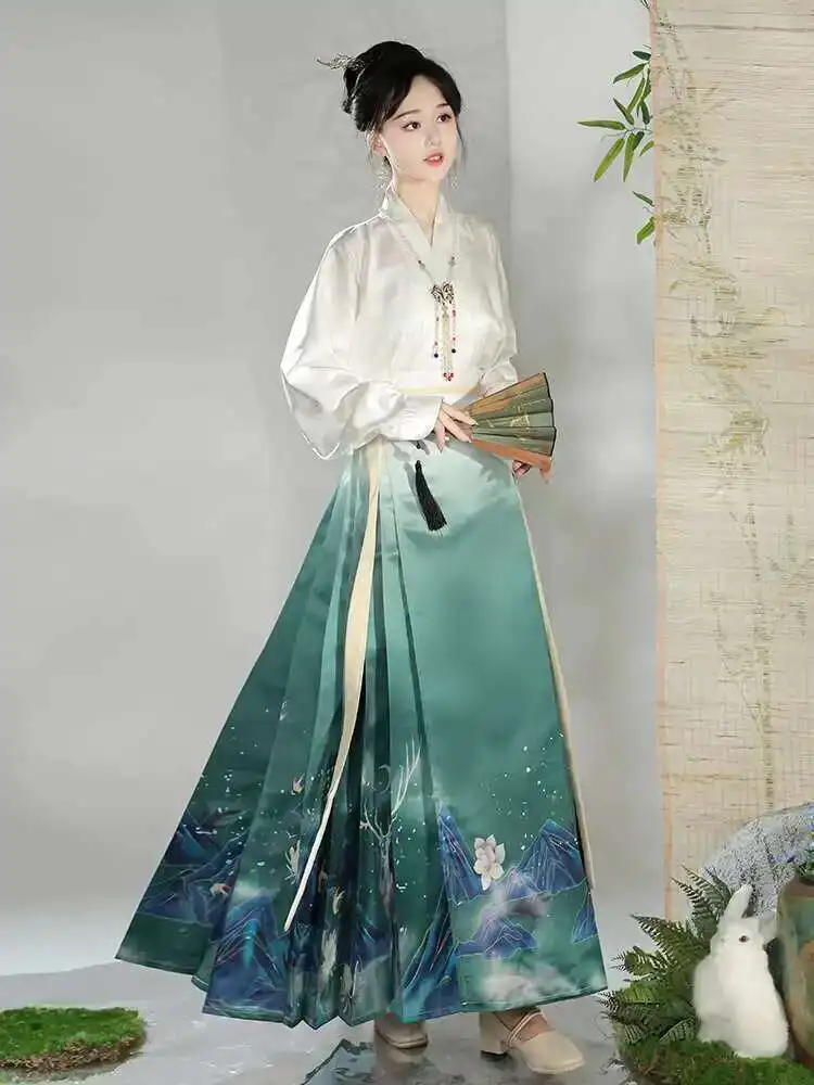 Jade Finger Twist _ Autumn Horse Face Skirt Set Hanfu Women 2025 New Spring And Summer Short Ming Dynasty Ancient Costume
Jade Finger Twist _ Autumn Horse Face Skirt Set Hanfu Women 2025 New Spring And Summer Short Ming Dynasty Ancient Costume