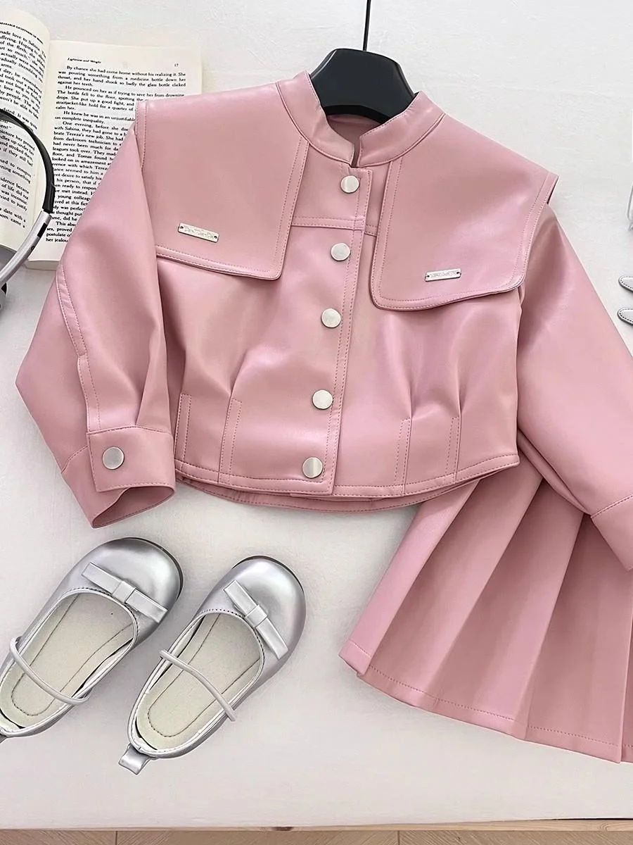 Кожаный джинт для девочек, осенне-зимний новый комплект, длинная плиссированная юбка, костюм из двух предметов, детский модный отложной воротник
Кожаный джинт для девочек, осенне-зимний новый комплект, длинная плиссированная юбка, костюм из двух предметов, детский модный отложной воротник