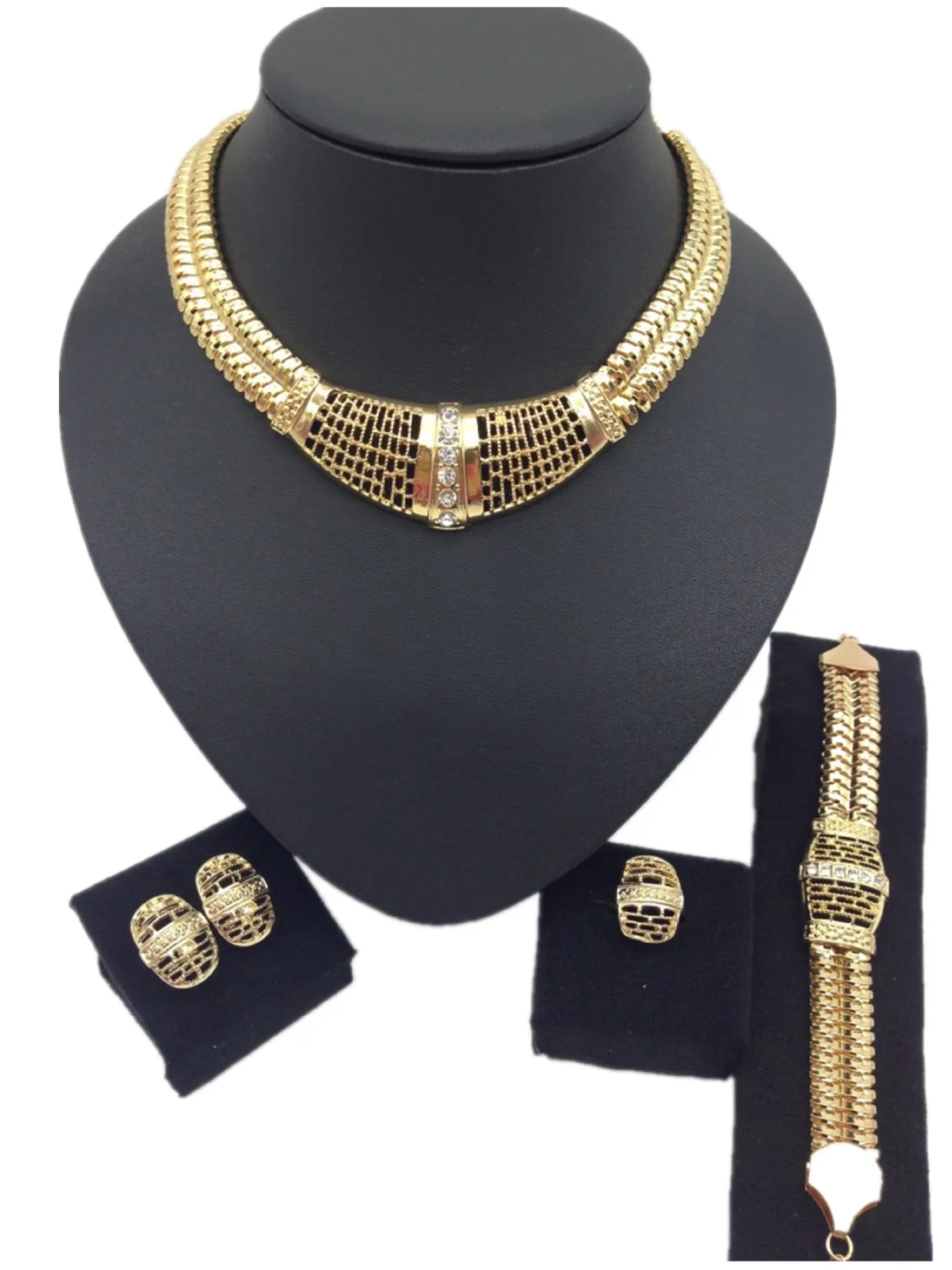 5363 European Fashion Metal Alloy with Crystal Snake Bone Four-piece Jewelry, Necklace Earrings Bracelet Ring
5363 European Fashion Metal Alloy with Crystal Snake Bone Four-piece Jewelry, Necklace Earrings Bracelet Ring