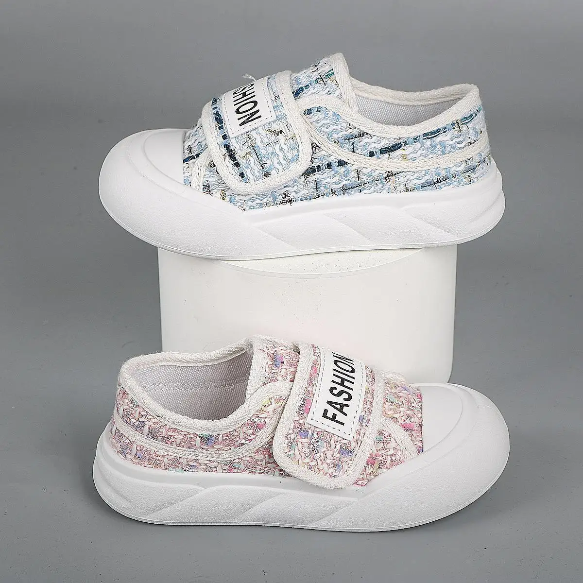 Girls Fashion Canvas Shoes New Casual Flat Toddler Big Hook Loop Kids sports shoes Children Sneakers Non Slip flat shoes
Girls Fashion Canvas Shoes New Casual Flat Toddler Big Hook Loop Kids sports shoes Children Sneakers Non Slip flat shoes