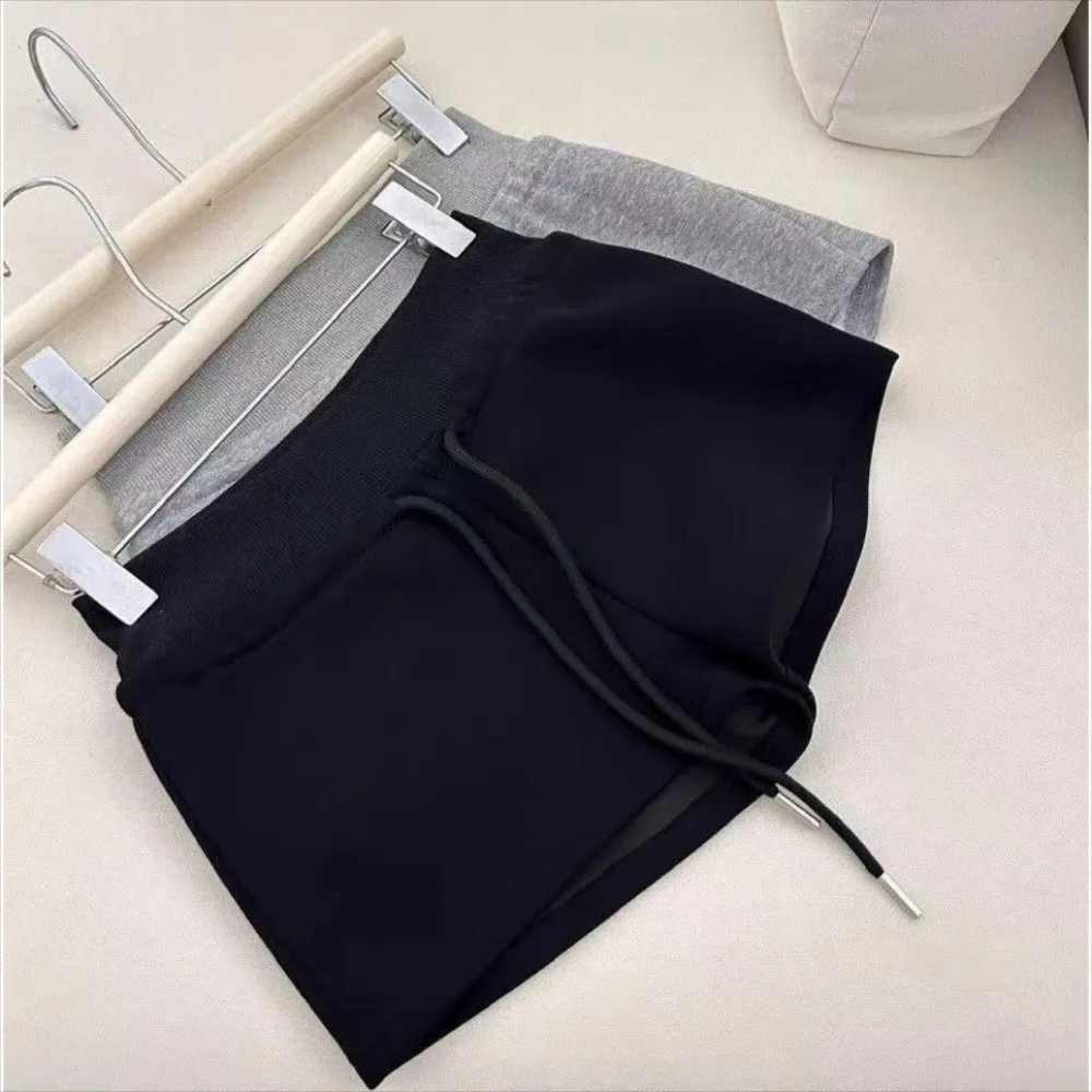 Breathable Drawstring Women Sports Shorts Low-rise Slim Fitting Sweat Shorts Black/Grey Straight Shorts Pants Sports Activities
Breathable Drawstring Women Sports Shorts Low-rise Slim Fitting Sweat Shorts Black/Grey Straight Shorts Pants Sports Activities