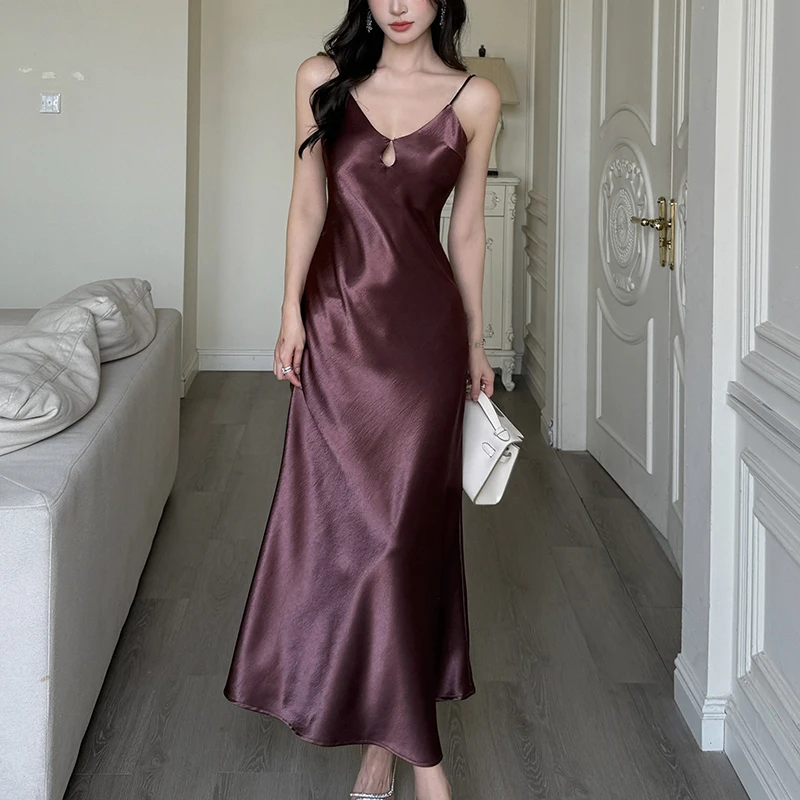 Party Spaghetti Strap Dress Women Sleeveless Satin Dress Summer 2025 New V Neck Hollow Out Mermaid Dress High Waist Sundress
Party Spaghetti Strap Dress Women Sleeveless Satin Dress Summer 2025 New V Neck Hollow Out Mermaid Dress High Waist Sundress