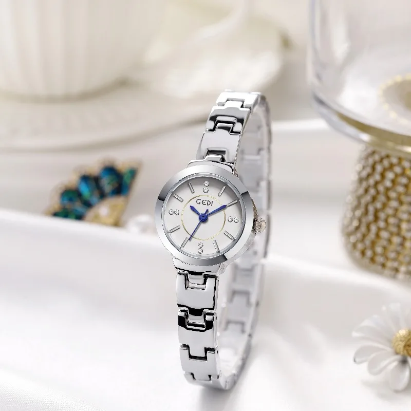 YFY exquisite diamond-encrusted waterproof compact temperament alloy bracelet watch women's quartz watch
YFY exquisite diamond-encrusted waterproof compact temperament alloy bracelet watch women's quartz watch