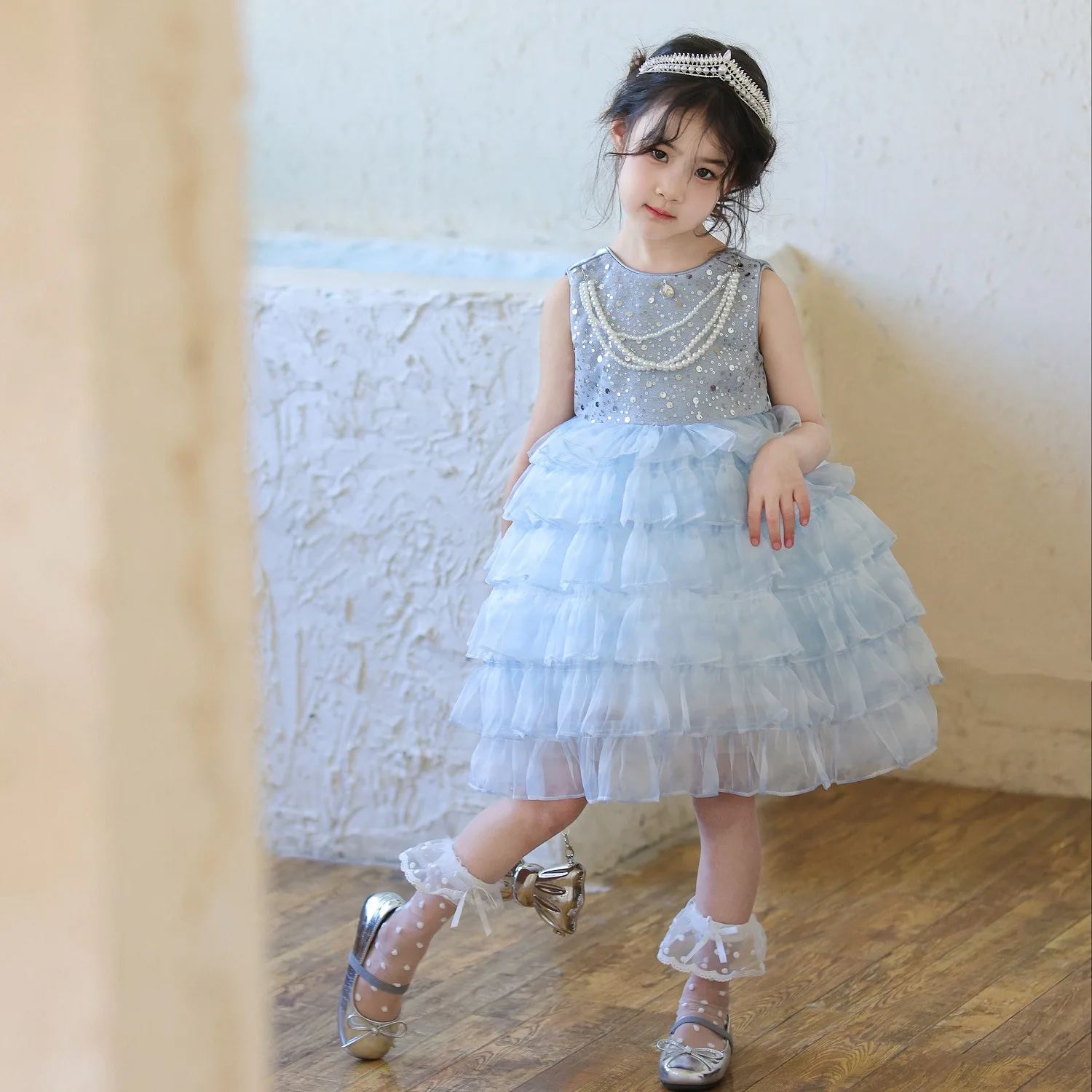 Girls Skirt 2025 Summer New Childrens Clothing Korean Style Girl Baby Fashion Fairy Inlaid with Diamond Cake Pengpeng Skirt
Girls Skirt 2025 Summer New Childrens Clothing Korean Style Girl Baby Fashion Fairy Inlaid with Diamond Cake Pengpeng Skirt