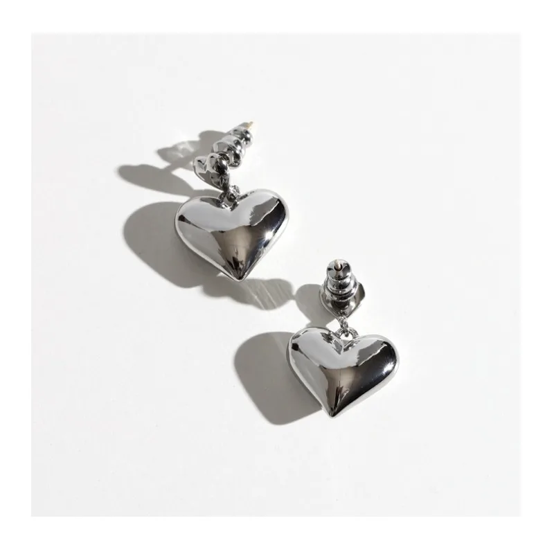 New Love Gold Copper Plating Electroplated Gold and Silver Earrings Trendy Heart Earrings Exquisite for Girls
New Love Gold Copper Plating Electroplated Gold and Silver Earrings Trendy Heart Earrings Exquisite for Girls