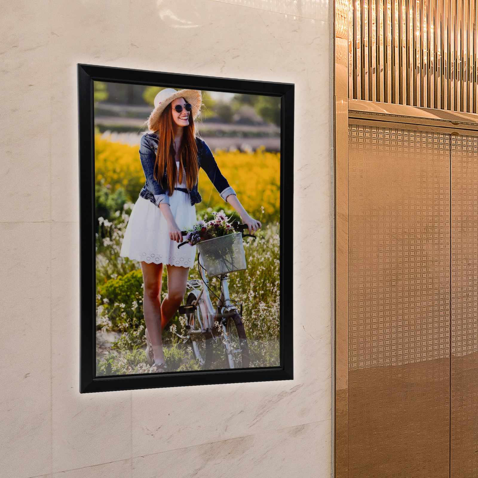 New LED Backlit Movie Poster Frame Slim Snap Aluminum LED Light Box for Poster Ad Menu/Commercial Sign Menu Display
New LED Backlit Movie Poster Frame Slim Snap Aluminum LED Light Box for Poster Ad Menu/Commercial Sign Menu Display