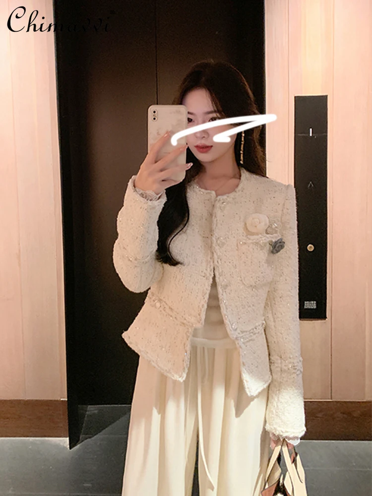 Heavy Woven Bright Silk 3D Flower Woolen Short Coat Women's 2025 Autumn New Fashion Single-breasted Tweed Cardigan Jacket
Heavy Woven Bright Silk 3D Flower Woolen Short Coat Women's 2025 Autumn New Fashion Single-breasted Tweed Cardigan Jacket