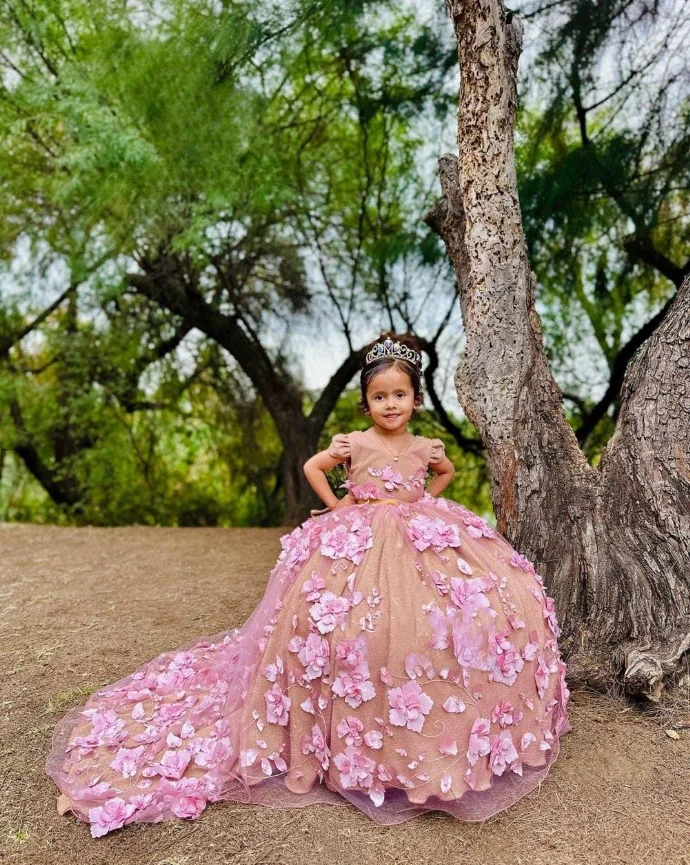 Мини-платья Quinceanera по индивидуальному заказу, мексиканские платья для выпускного вечера с цветочным узором для девочек, тюлевые аппликации, милые платья с бантом для свадебного торжества
Мини-платья Quinceanera по индивидуальному заказу, мексиканские платья для выпускного вечера с цветочным узором для девочек, тюлевые аппликации, милые платья с бантом для свадебного торжества