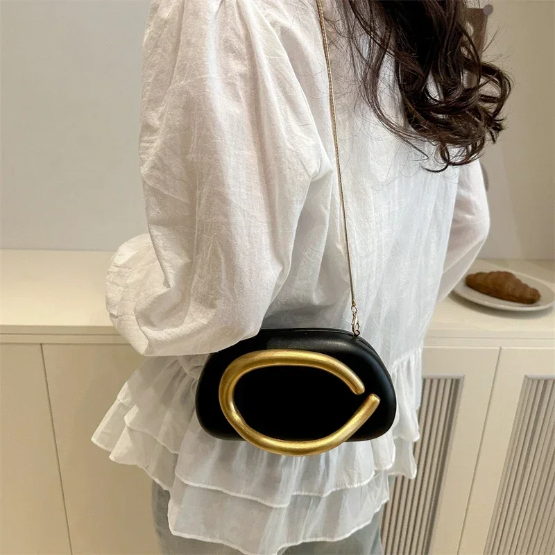 Designer Inspired Large Capacity Tote - Luxury Leather Work Bag With Vintage Charm And Modern Functional Details
Designer Inspired Large Capacity Tote - Luxury Leather Work Bag With Vintage Charm And Modern Functional Details