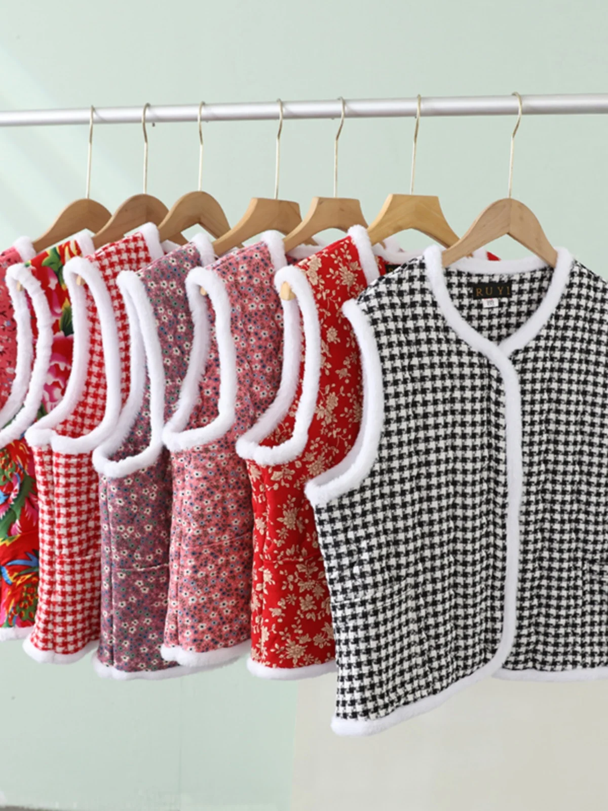 Trendy Large Floral Cotton Jaet Women's Vest Winter New Sle Clothes Floral Loose Mommy's Clothes Chinese Sle Large Size...
Trendy Large Floral Cotton Jaet Women's Vest Winter New Sle Clothes Floral Loose Mommy's Clothes Chinese Sle Large Size...