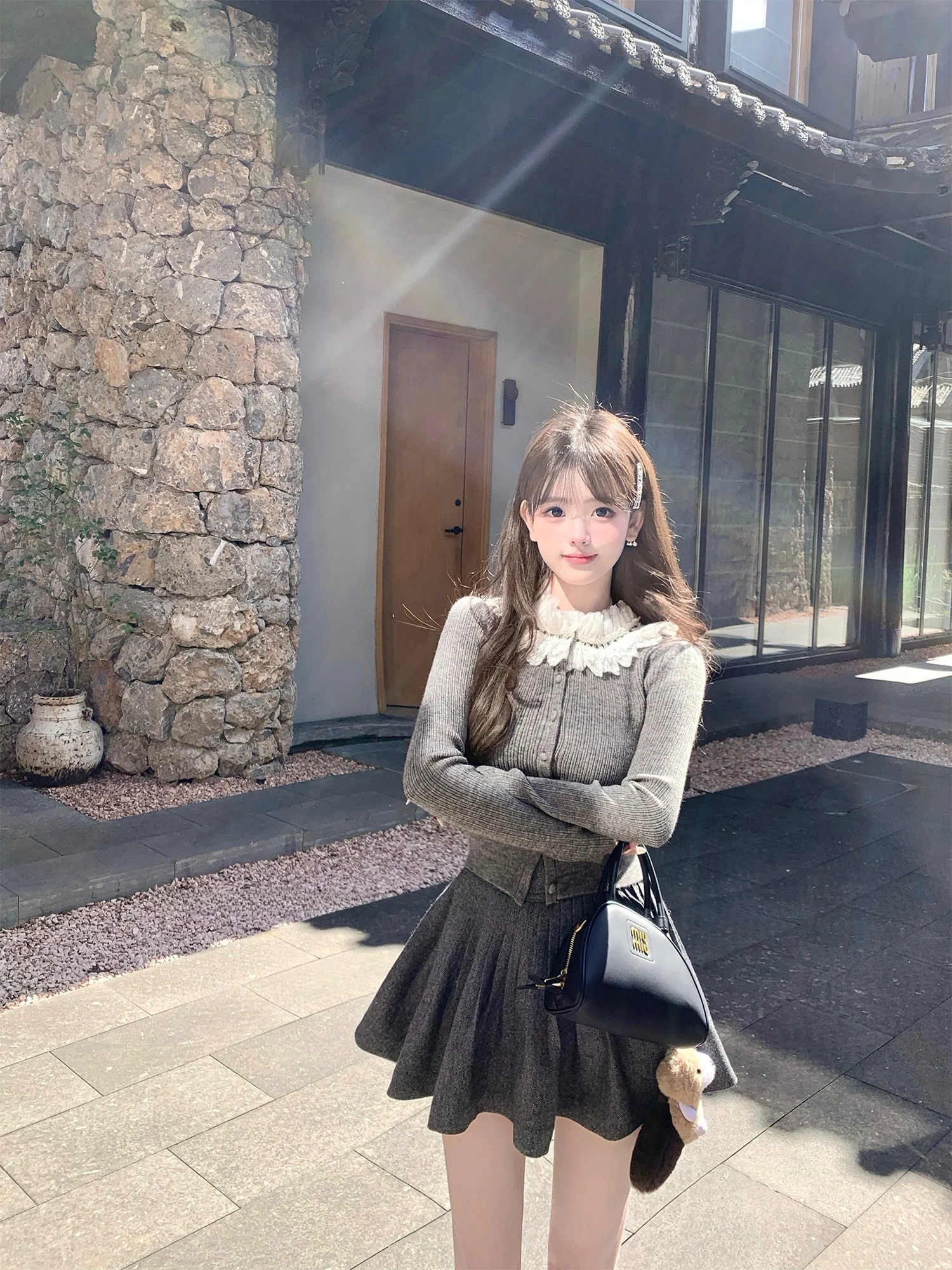 Silver Trim Knitted Slim Fit Cardigan Women's Inner Wear Short Length Long Sleeve Commute Style Fashionable Top
Silver Trim Knitted Slim Fit Cardigan Women's Inner Wear Short Length Long Sleeve Commute Style Fashionable Top