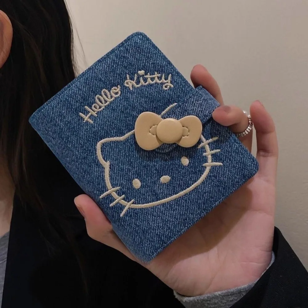 Kawaii Sanrio Hello Kitty кошелек для монет с мультяшной вышивкой джинсовый кошелек аниме сумка для хранения милая сумка для карт подарок на день рождения для друзей
Kawaii Sanrio Hello Kitty кошелек для монет с мультяшной вышивкой джинсовый кошелек аниме сумка для хранения милая сумка для карт подарок на день рождения для друзей