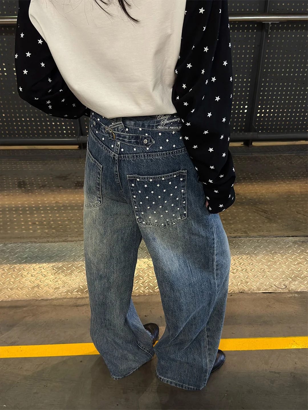 Summer 2026 Retro Slim Fit American Style High Waist Polka Dot Denim Pants Women Loose Thin Wide Leg Casual Pure Color Jeans
Summer 2026 Retro Slim Fit American Style High Waist Polka Dot Denim Pants Women Loose Thin Wide Leg Casual Pure Color Jeans