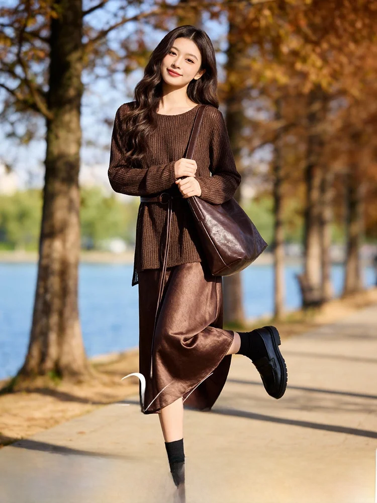 Stunning Women's Knitted Set High Waist A-Line Long Skirt And Loose Top Spring New Arrival plus Size Fashion Commute Style
Stunning Women's Knitted Set High Waist A-Line Long Skirt And Loose Top Spring New Arrival plus Size Fashion Commute Style