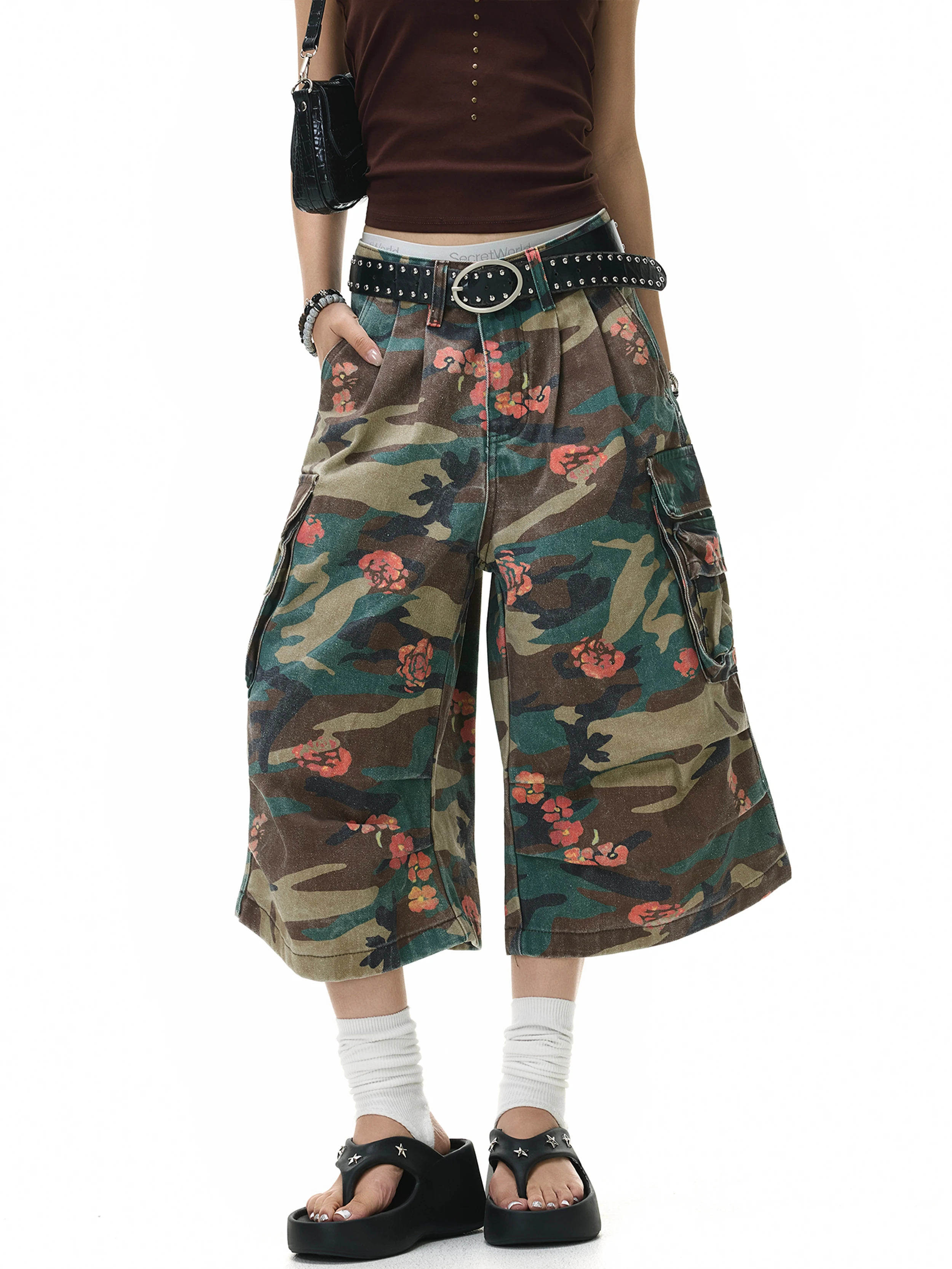 American High Street Creative Floral Print Camouflage Seven-Foot Pants Unisex Vintage Loose Design Short Shorts
American High Street Creative Floral Print Camouflage Seven-Foot Pants Unisex Vintage Loose Design Short Shorts