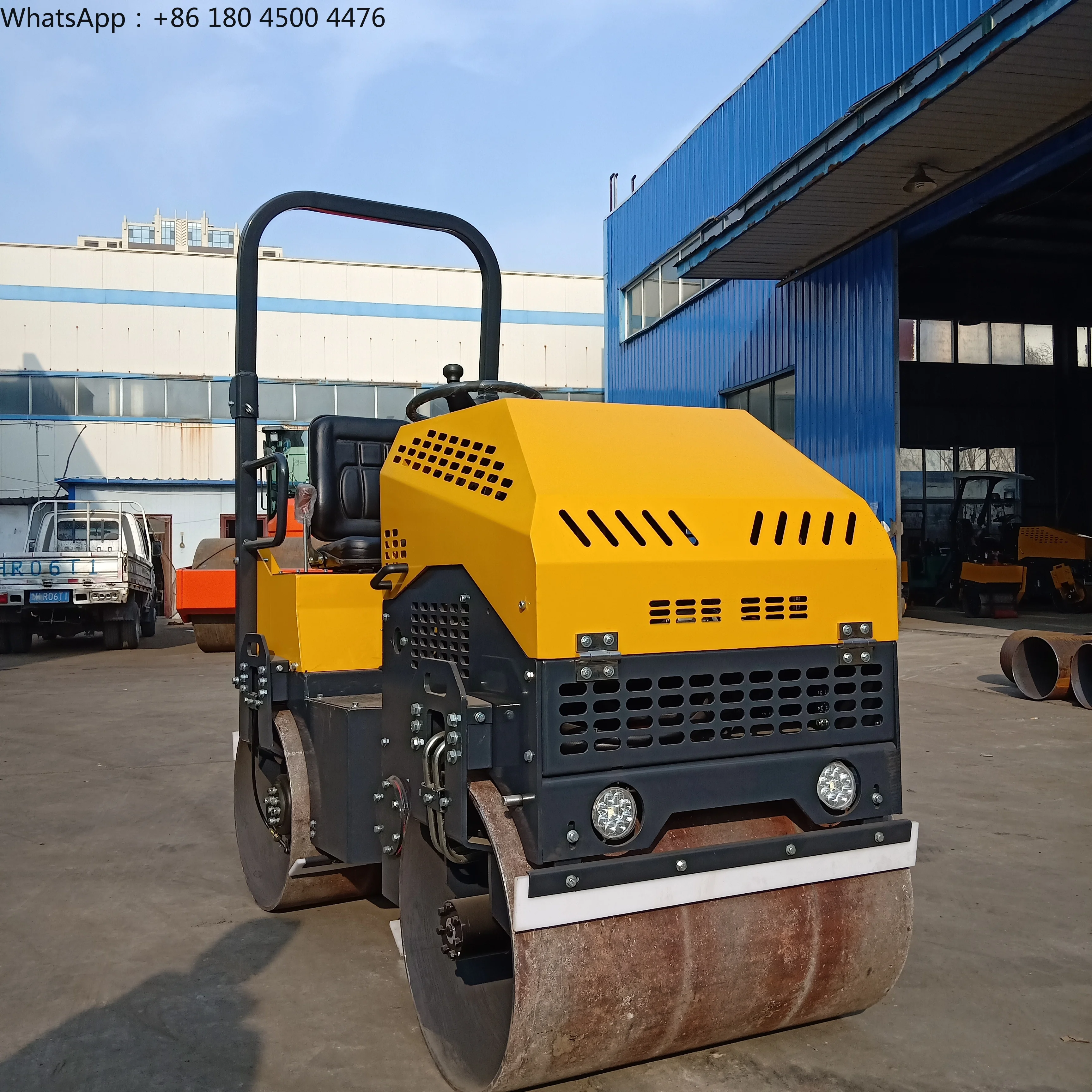 2-5 Ton Mini Road Roller - Ride-on Asphalt Compactor with Rubber Tyres, Optional for Construction Machinery
2-5 Ton Mini Road Roller - Ride-on Asphalt Compactor with Rubber Tyres, Optional for Construction Machinery