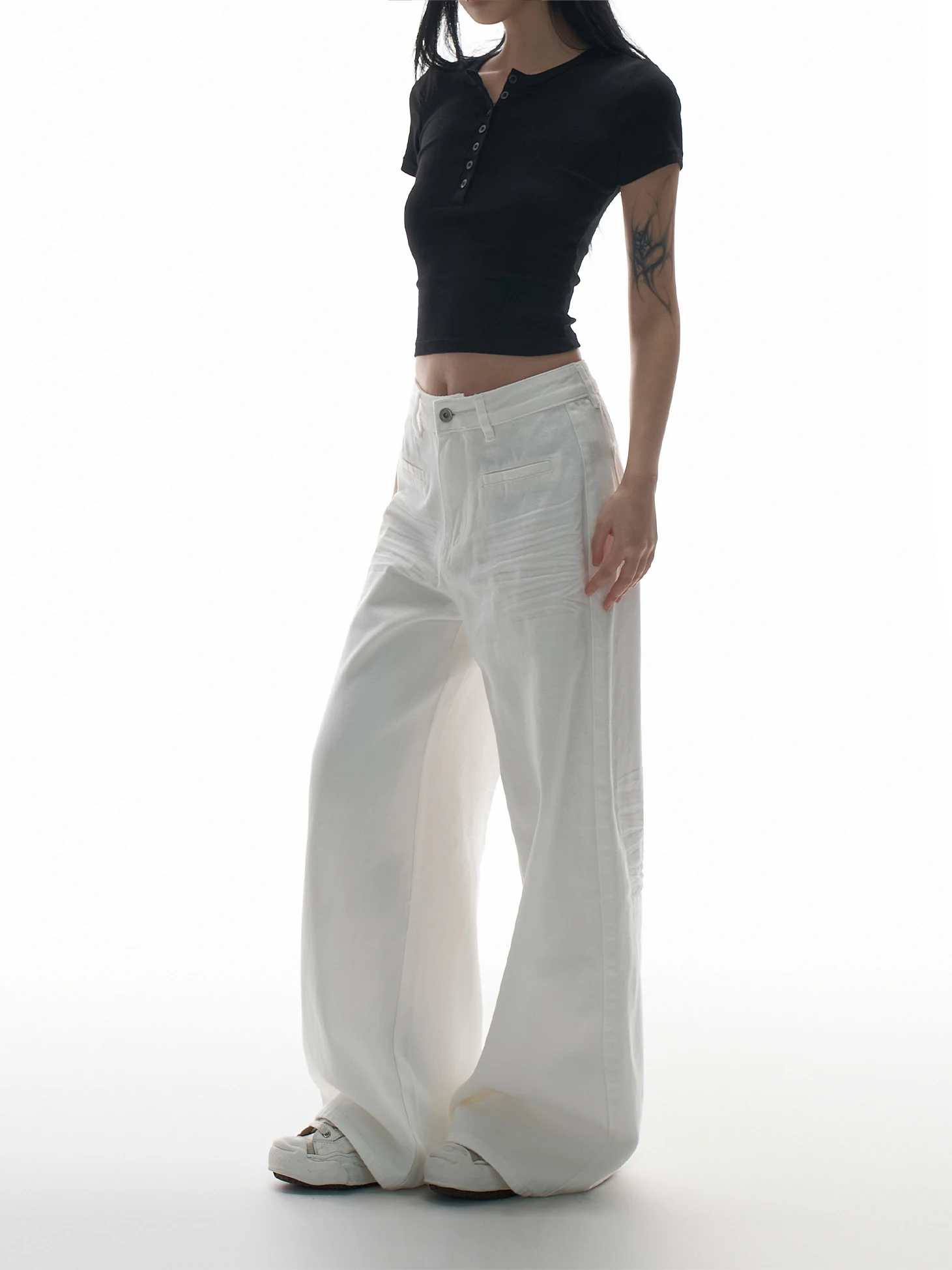 Белые широкие джинсы, женские весенние 2024, повседневные джинсовые брюки со сложенной поверхностью и 3D царапинами, свободный крой, удобный эффект похудения
Белые широкие джинсы, женские весенние 2024, повседневные джинсовые брюки со сложенной поверхностью и 3D царапинами, свободный крой, удобный эффект похудения