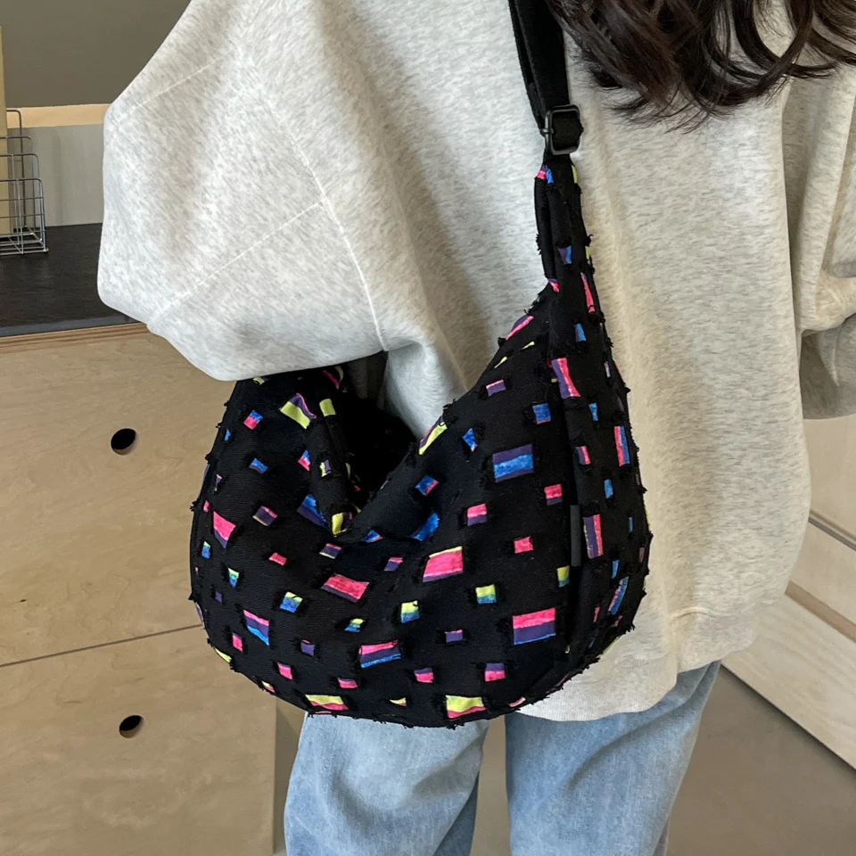 Wear Holes Canvas Shoulder Bags For Women 2024 New Plaid Cloth Packages Large Capacity Denim Crossbody Casual Bags Cute Female
Wear Holes Canvas Shoulder Bags For Women 2024 New Plaid Cloth Packages Large Capacity Denim Crossbody Casual Bags Cute Female