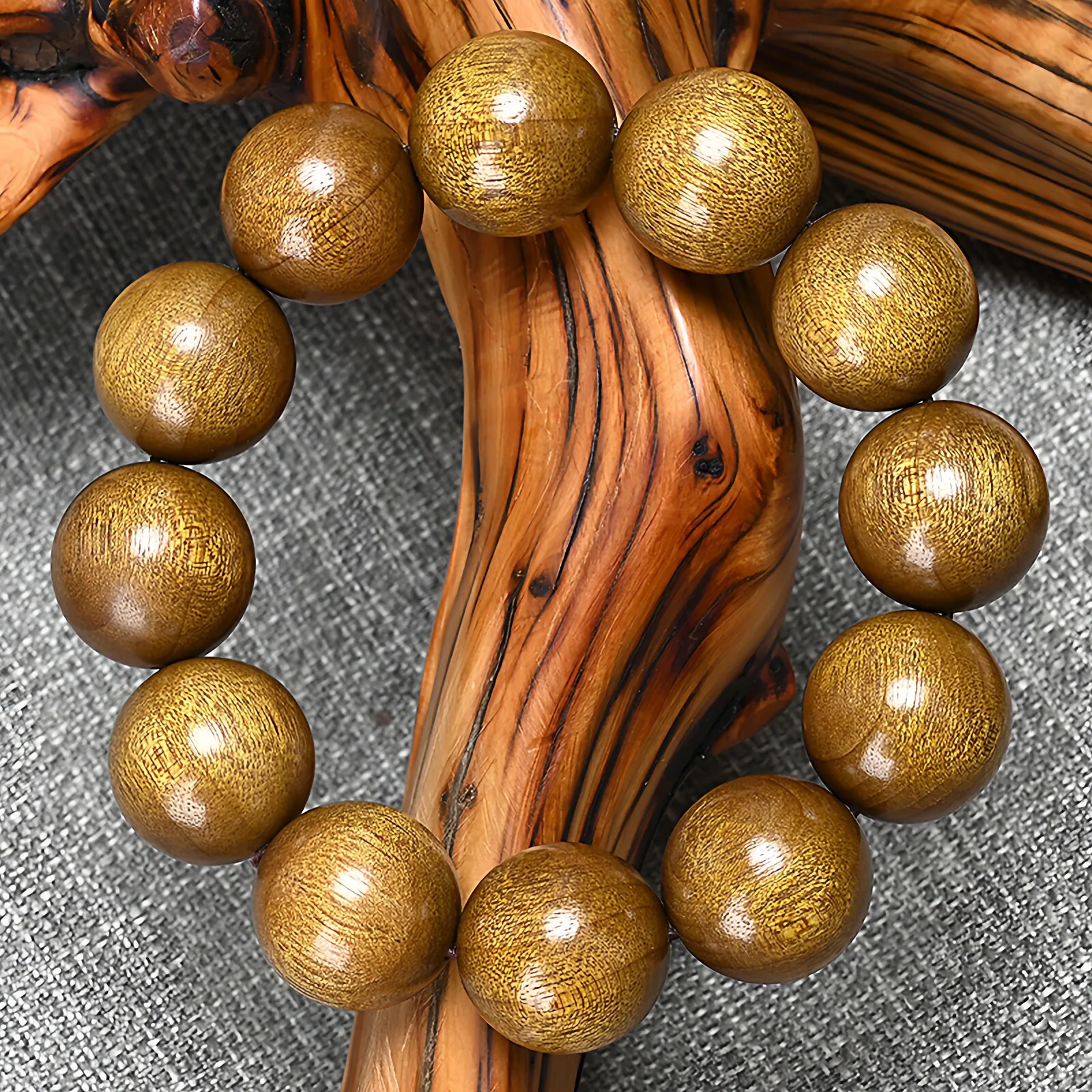 2026 Sichuan Phoebe Zhennan Wood 20 Beads Bracelet Ebony Base Dark Golden Nan Prayer Beads Couple Jewelry Gifts
2026 Sichuan Phoebe Zhennan Wood 20 Beads Bracelet Ebony Base Dark Golden Nan Prayer Beads Couple Jewelry Gifts