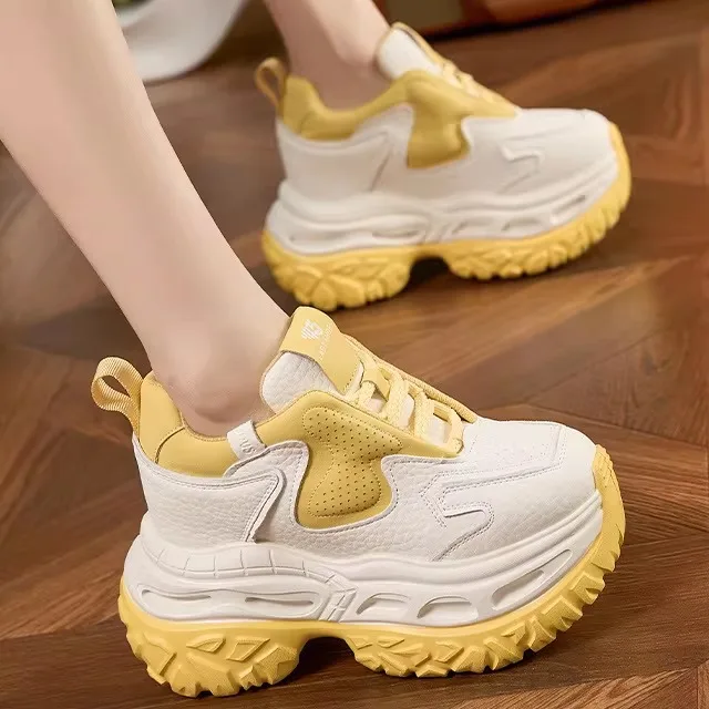 Women's Casual Breathable Thick Bottomed Leather Sneakers Fashionable Sporty Low Top Flat Laced Shoes Comfortable Spring Season
Women's Casual Breathable Thick Bottomed Leather Sneakers Fashionable Sporty Low Top Flat Laced Shoes Comfortable Spring Season