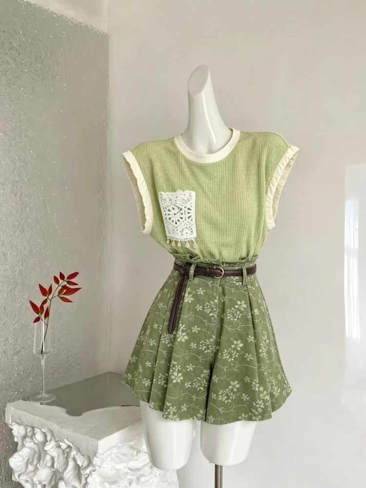 Summer Casual Vintage 2 Piece Set for Women Sleeveless Lace Tops + All Match Floral High Waist Skort Sweet Daily Female Outfits
Summer Casual Vintage 2 Piece Set for Women Sleeveless Lace Tops + All Match Floral High Waist Skort Sweet Daily Female Outfits