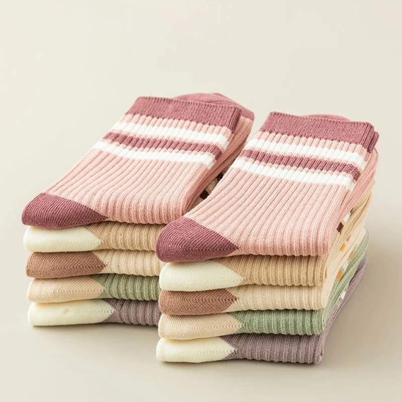 5 Pairs Women's Socks Breathable Comfortable Sports Cotton Socks For Girl Set Japanese Striped Harajuku Simple Versatile Socks
5 Pairs Women's Socks Breathable Comfortable Sports Cotton Socks For Girl Set Japanese Striped Harajuku Simple Versatile Socks