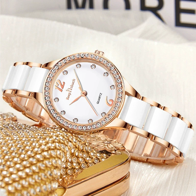 Женские часы с круглым циферблатом и бриллиантами, водонепроницаемые модные женские часы, керамические кварцевые женские наручные часы из сплава
Женские часы с круглым циферблатом и бриллиантами, водонепроницаемые модные женские часы, керамические кварцевые женские наручные часы из сплава