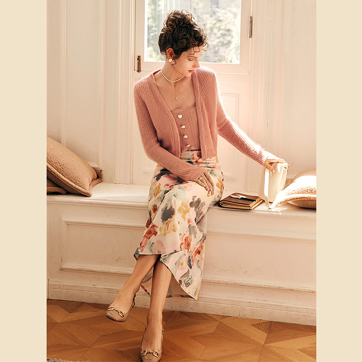 OLrain, французский модный комплект свитеров, женский осенний комплект 2023, новый мягкий кардиган из мохера, короткая вязаная майка, комплект из двух предметов O23CZ63831
OLrain, французский модный комплект свитеров, женский осенний комплект 2023, новый мягкий кардиган из мохера, короткая вязаная майка, комплект из двух предметов O23CZ63831