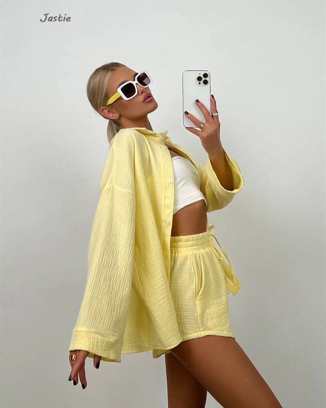 Solid Single Breasted Shirt Casual Elastic Waist Shorts Sets For Women 2 Pieces Spring Autumn New Lapel Blouse Women's Suits
Solid Single Breasted Shirt Casual Elastic Waist Shorts Sets For Women 2 Pieces Spring Autumn New Lapel Blouse Women's Suits