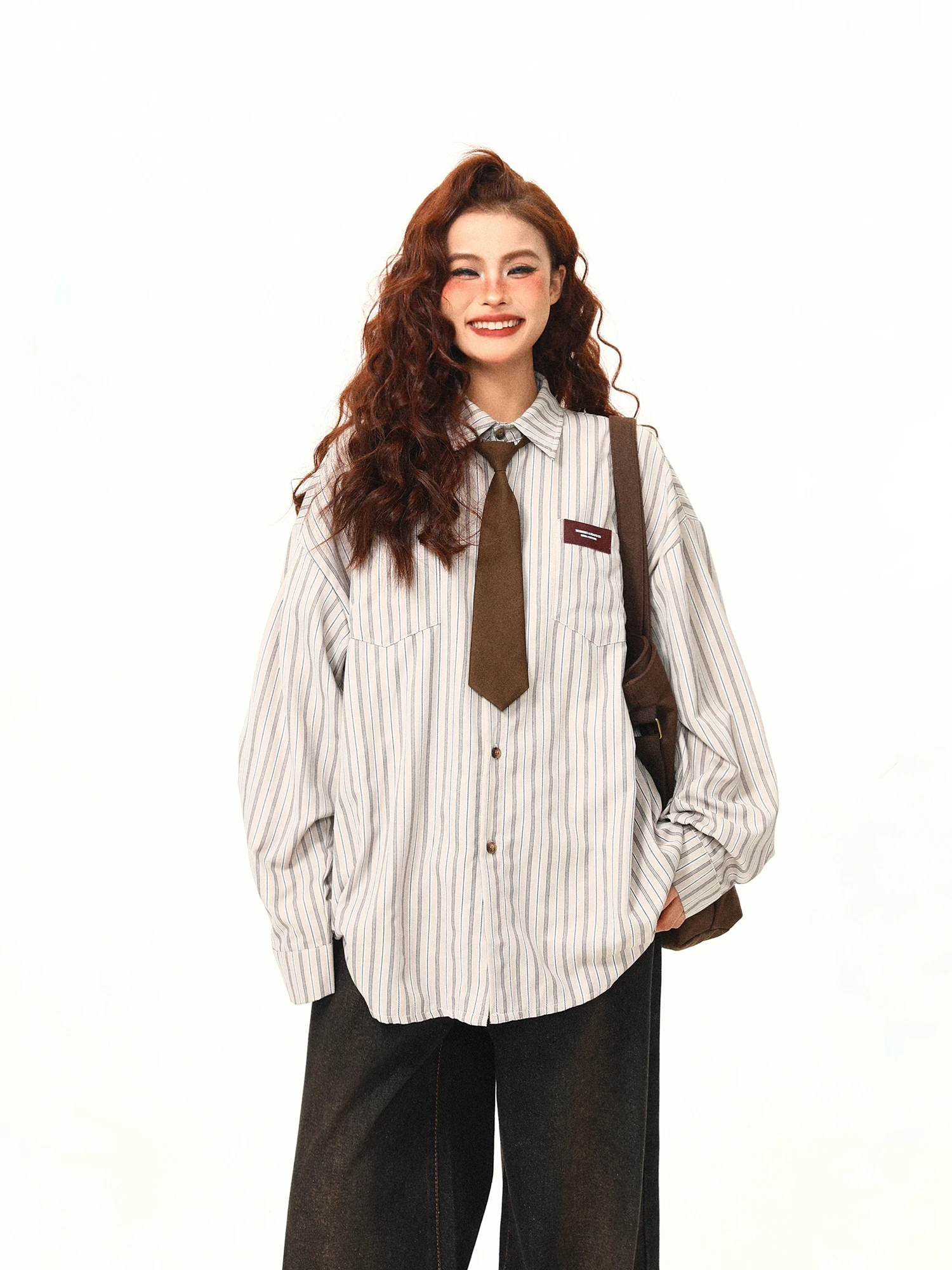 Wild American Retro Striped Long Sve irt Women Loose All-Match Autumn Innerwear Meralad irt Collar Button Closure
Wild American Retro Striped Long Sve irt Women Loose All-Match Autumn Innerwear Meralad irt Collar Button Closure