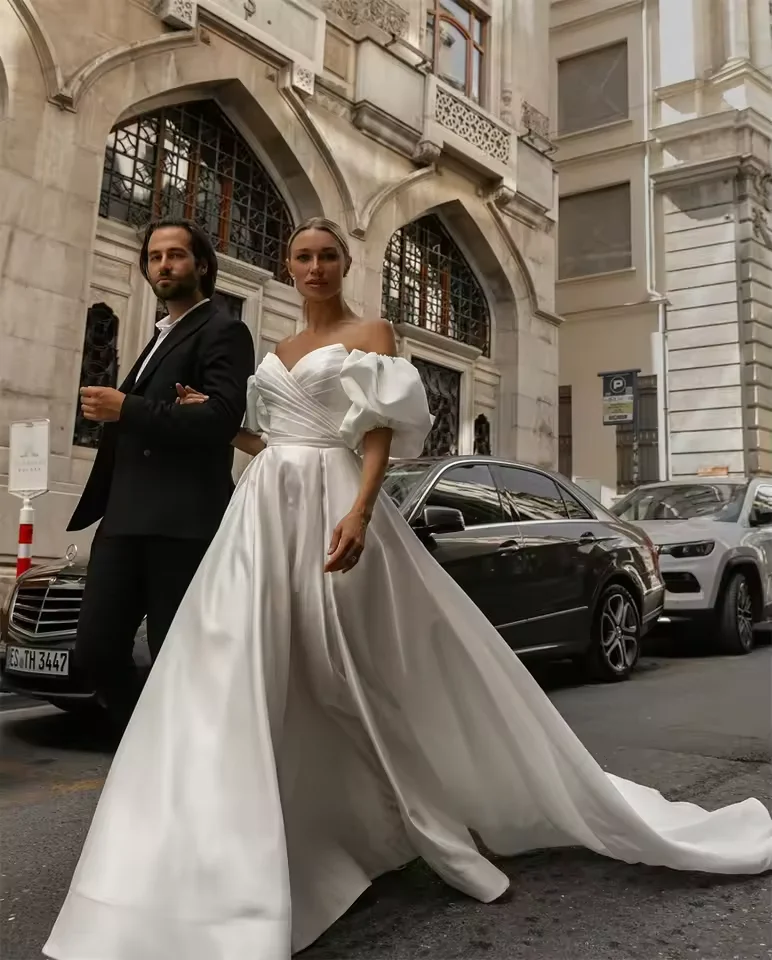 Customized White Satin Wedding Dress With Detachable Sleeves A-line Strapless Bridal Dress High Slit Formal Evening Dresses
Customized White Satin Wedding Dress With Detachable Sleeves A-line Strapless Bridal Dress High Slit Formal Evening Dresses