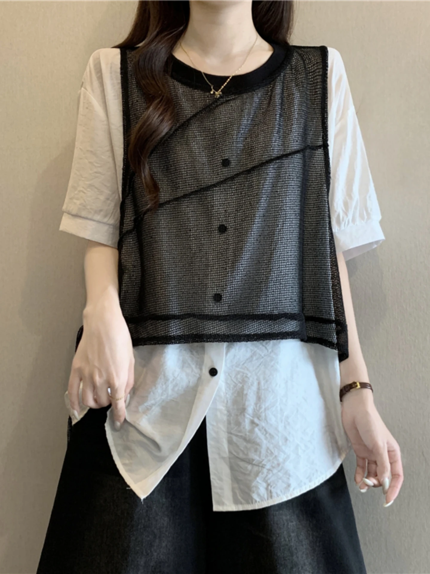 Summer Mesh Paneling Short Sleeve Shirt Women's Loose Fit Button up Korean Style Thin out Belly Covering Top Large Size
Summer Mesh Paneling Short Sleeve Shirt Women's Loose Fit Button up Korean Style Thin out Belly Covering Top Large Size