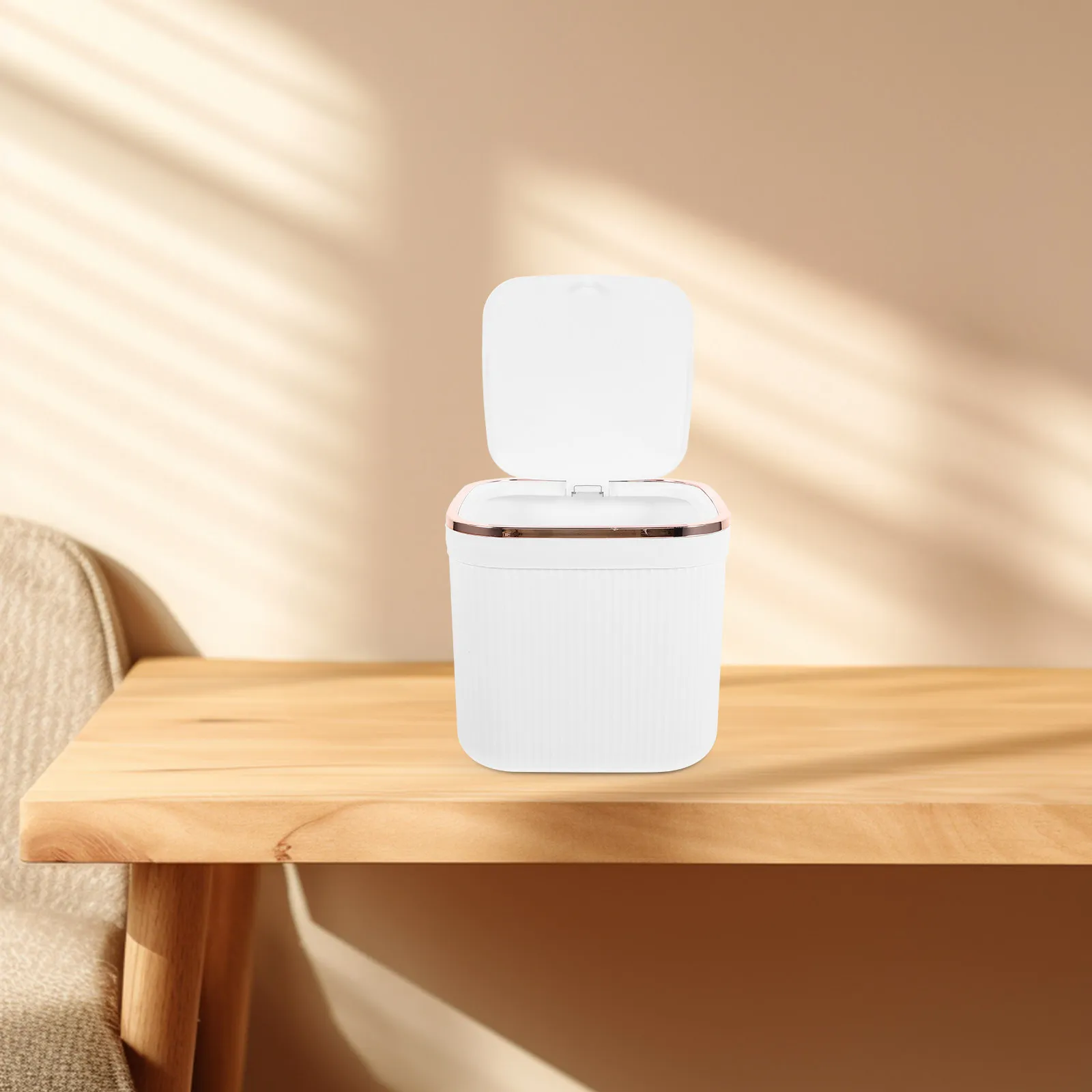 Маленькая настольная мусорная корзина, мини-урна для отходов, компактный контейнер для мусора с откидной крышкой, органайзер для мусора на офисный стол, корзина для мусора
Маленькая настольная мусорная корзина, мини-урна для отходов, компактный контейнер для мусора с откидной крышкой, органайзер для мусора на офисный стол, корзина для мусора