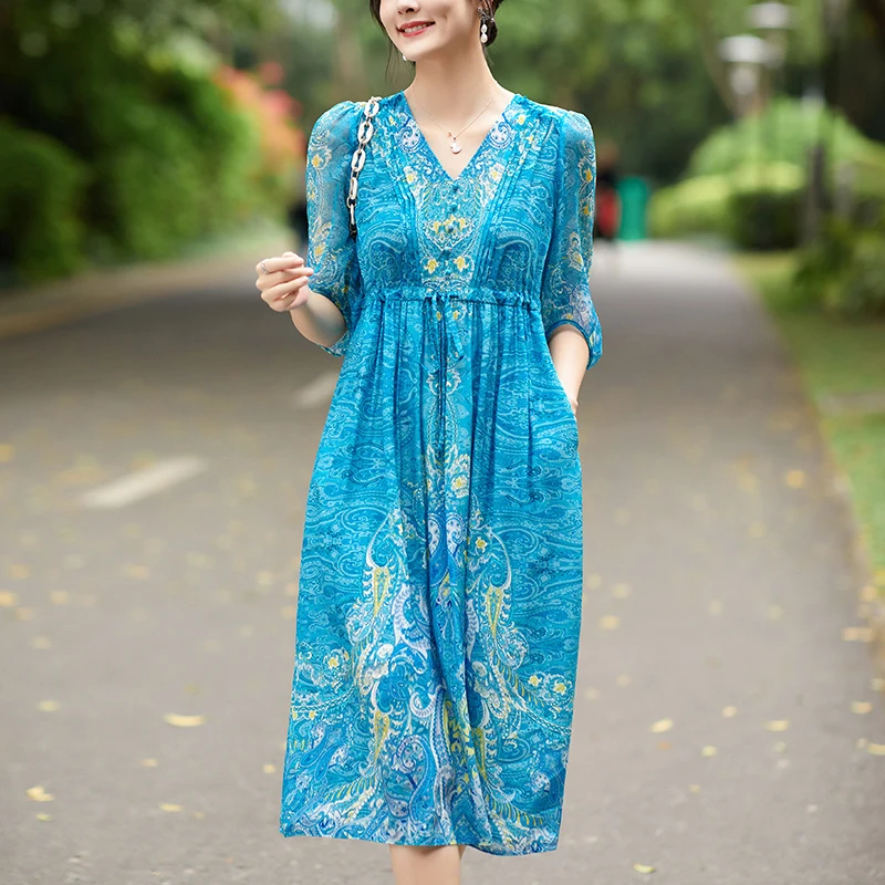 100% Real Silk Women's Blue Print Dress 2024 Summer V-neck Elegant Fashion Dresses For Women Holiday Beach Style Long Dress
100% Real Silk Women's Blue Print Dress 2024 Summer V-neck Elegant Fashion Dresses For Women Holiday Beach Style Long Dress