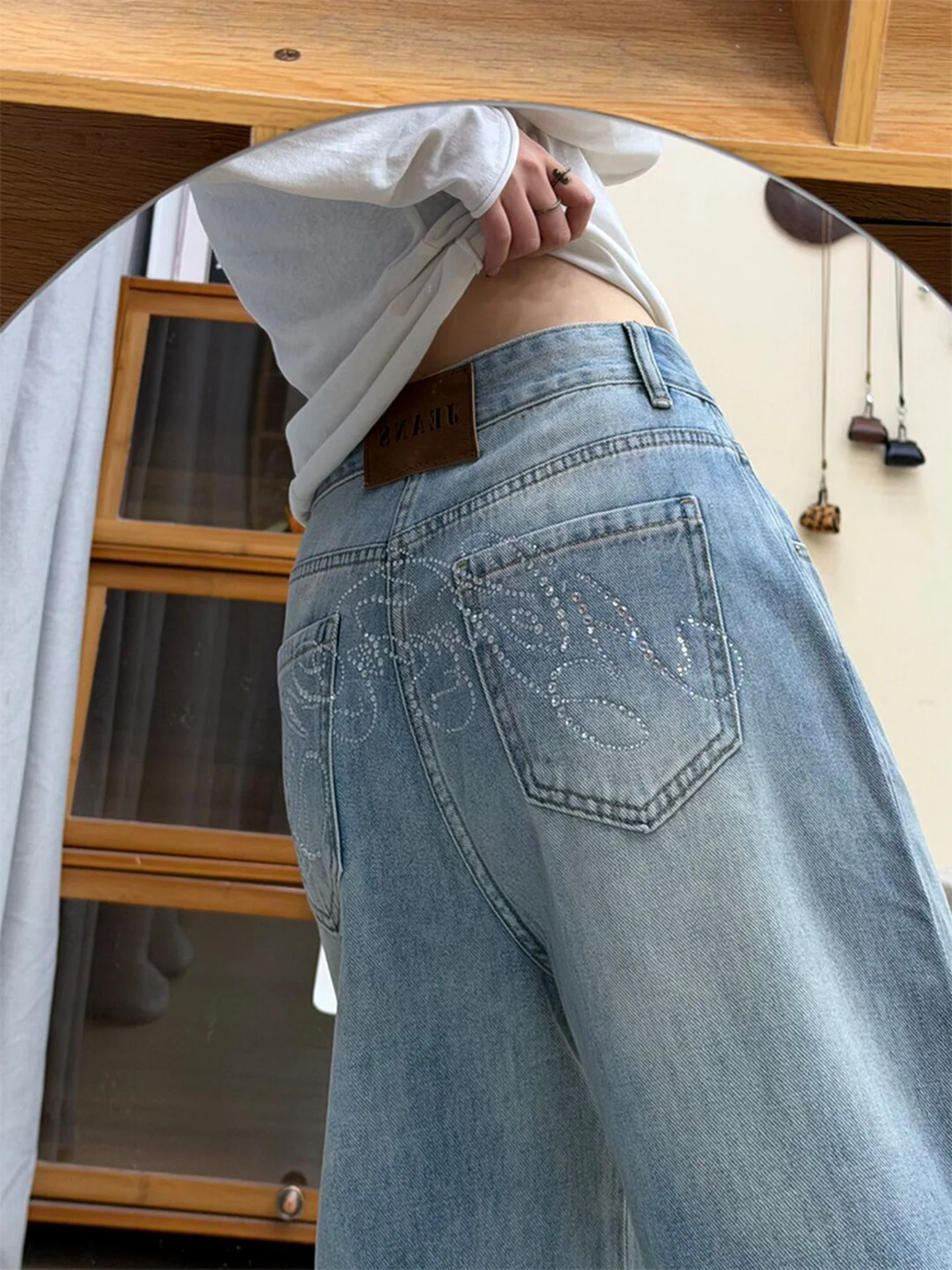 High Waist Wide Leg Jeans Women's Floor Length Thin Diamond Embedded Pocket Jeans Autumn Winter Straight Cut Slim Fit
High Waist Wide Leg Jeans Women's Floor Length Thin Diamond Embedded Pocket Jeans Autumn Winter Straight Cut Slim Fit