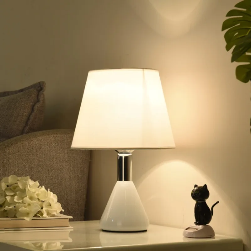 Matte Lamp Body Led Dimmable Table Lamp(With Light Bulb)Suitable for Bedrooms and Study Rooms Flicker-free Desk Lamp Room Decor
Matte Lamp Body Led Dimmable Table Lamp(With Light Bulb)Suitable for Bedrooms and Study Rooms Flicker-free Desk Lamp Room Decor