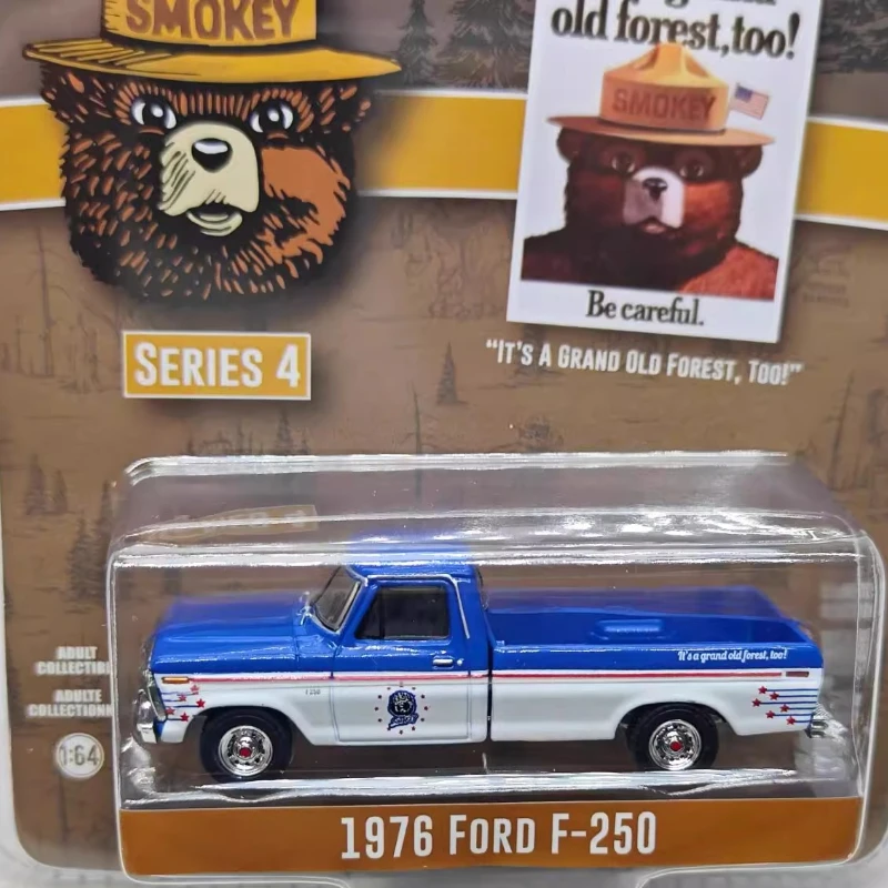 Green 1:64 Smoked Bear Series 4 - 1976 Ford F-250 Pickup Collection Toys Small Gifts Model Wall Hanging
Green 1:64 Smoked Bear Series 4 - 1976 Ford F-250 Pickup Collection Toys Small Gifts Model Wall Hanging