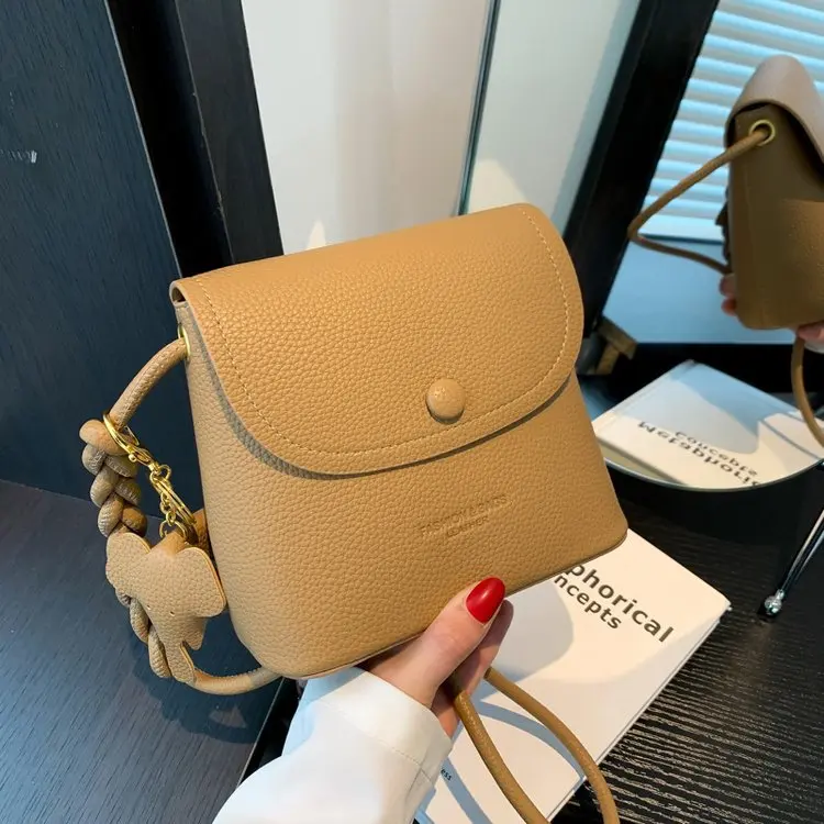 Casual Retro Small Bucket Bag 2024 New Crossbody Bags for Women Fashion Commuter Small Square Bag Shoulder Bag
Casual Retro Small Bucket Bag 2024 New Crossbody Bags for Women Fashion Commuter Small Square Bag Shoulder Bag