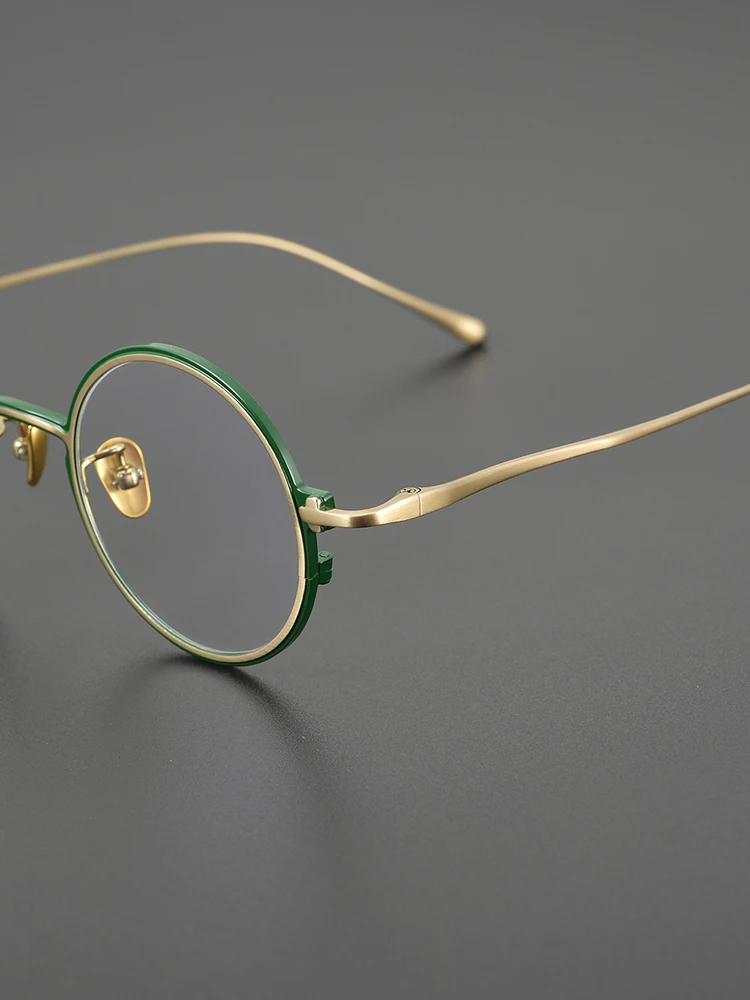 2025 new Japanese handmade double-color retro round frame ultra-light pure titanium glasses frame myopia frame can be
2025 new Japanese handmade double-color retro round frame ultra-light pure titanium glasses frame myopia frame can be