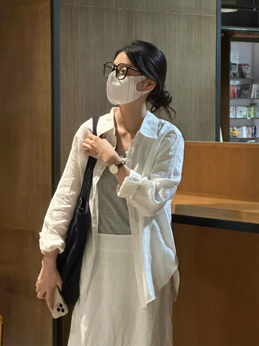 Casual White Long Sleeve Shirt Women's Fashion Set with Slimming Skirt Spring Summer Commute Style High Waist Design
Casual White Long Sleeve Shirt Women's Fashion Set with Slimming Skirt Spring Summer Commute Style High Waist Design