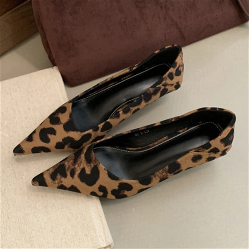 Fashion Pointed Toe Woman Pumps Leopard Print Thin Low Heels Women Shoes Brand Mules Elegant Casual Party Shoes Zapatos De Mujer
Fashion Pointed Toe Woman Pumps Leopard Print Thin Low Heels Women Shoes Brand Mules Elegant Casual Party Shoes Zapatos De Mujer